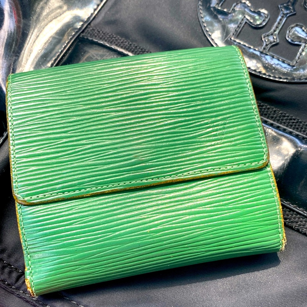 11321 Louis Vuitton small wallet